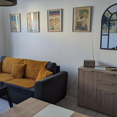 Les Tourelles Apartment *